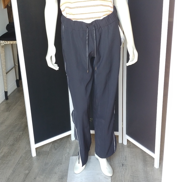 lululemon athletica Pants - Lululemon On the Right Track pants 10